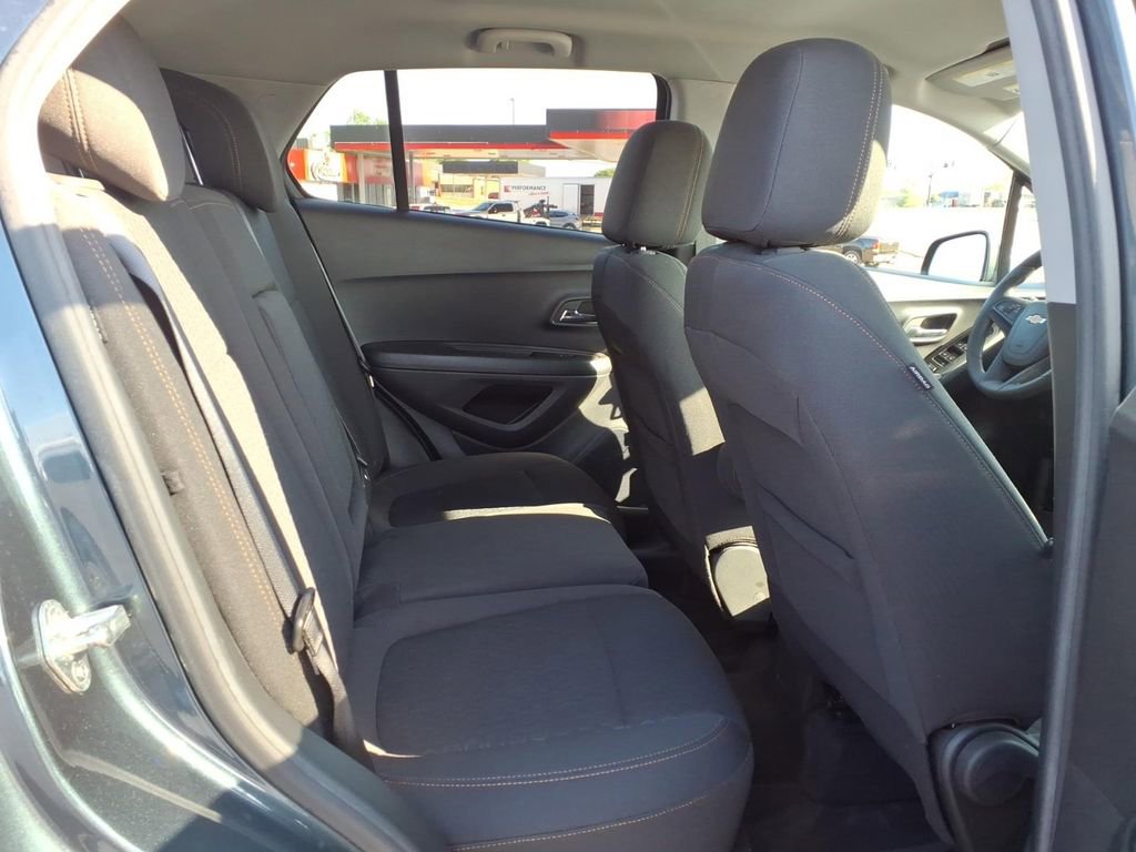 Used 2022 Chevrolet Trax LS w/ Tint and Cruise Package image 12