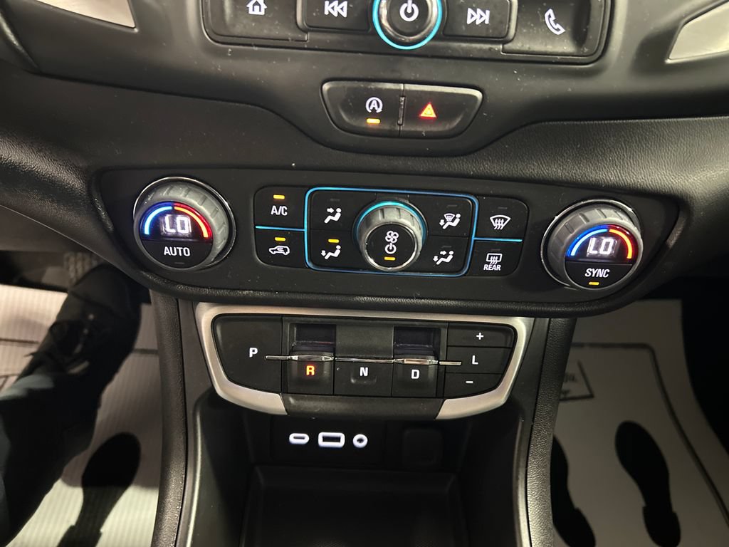 Used 2023 GMC Terrain SLE w/ Driver Convenience Package FWD image 19
