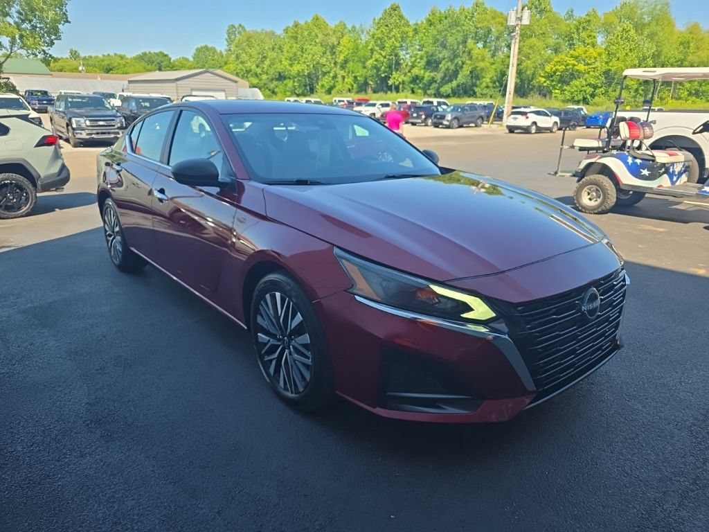 Used 2025 Nissan Altima 2.5 SV FWD image 5