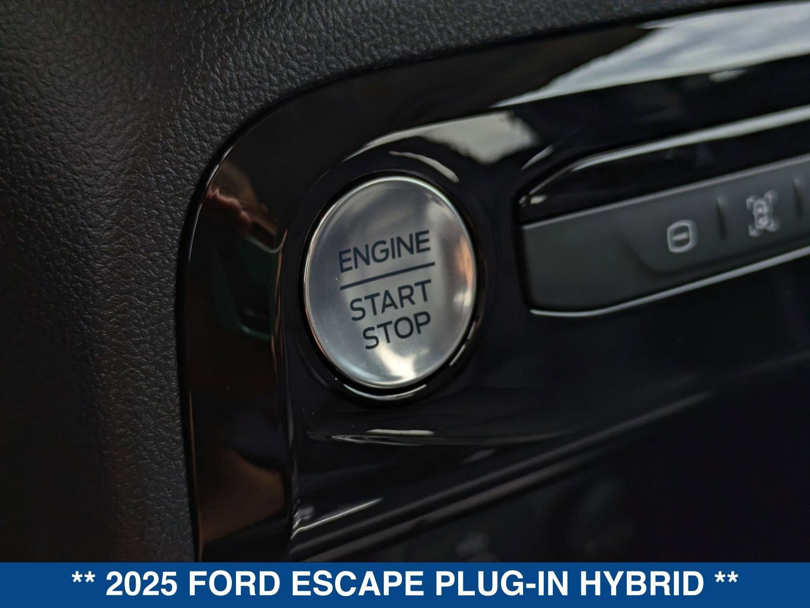 Used 2025 Ford Escape SE FWD image 34