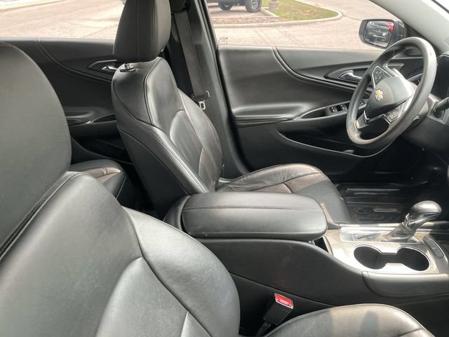 Used 2021 Chevrolet Malibu LT w/ Leather Package FWD image 9