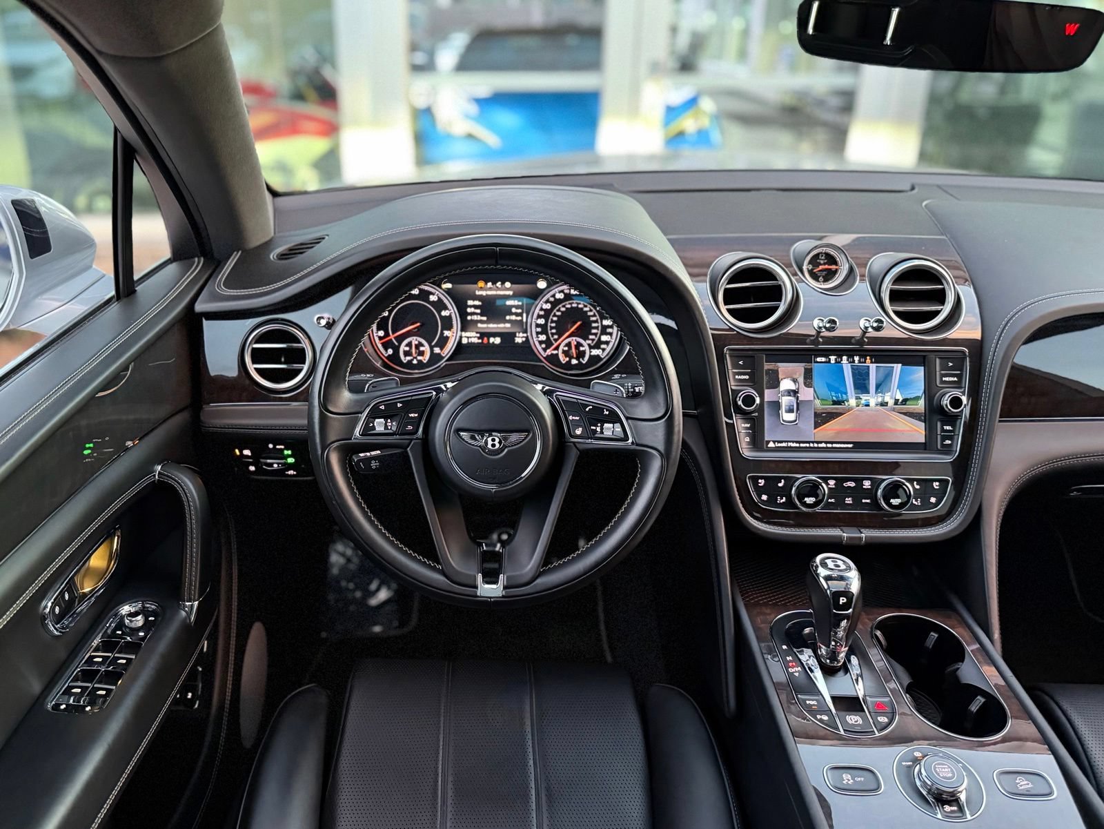 Used 2019 Bentley Bentayga AWD/4WD image 40