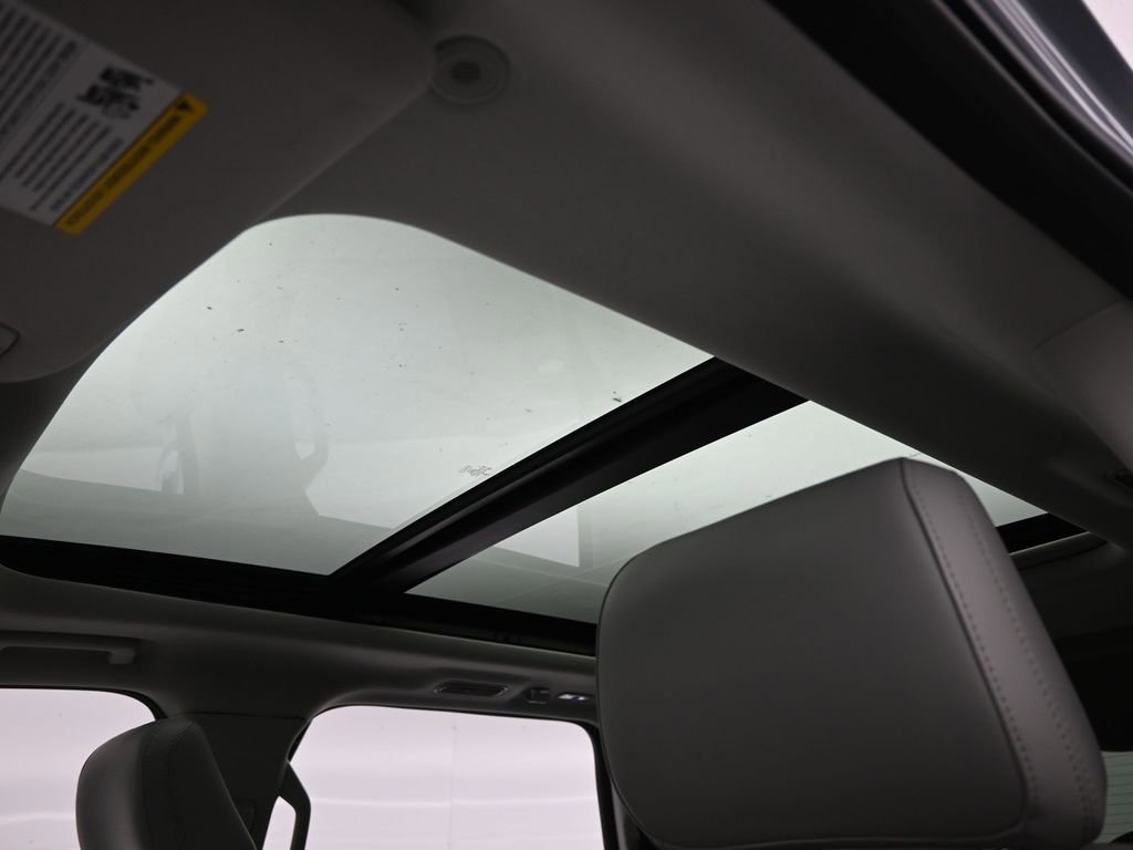 Used 2025 Ford Expedition Active image 10