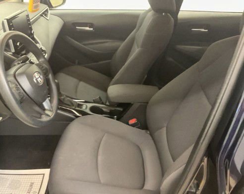Used 2021 Toyota Corolla LE FWD image 2