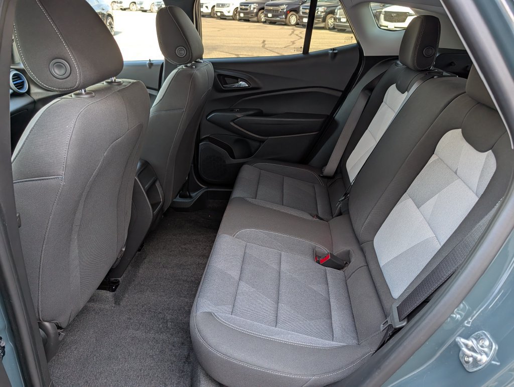 Used 2025 Chevrolet Trax LS w/ Driver Confidence Package FWD image 16
