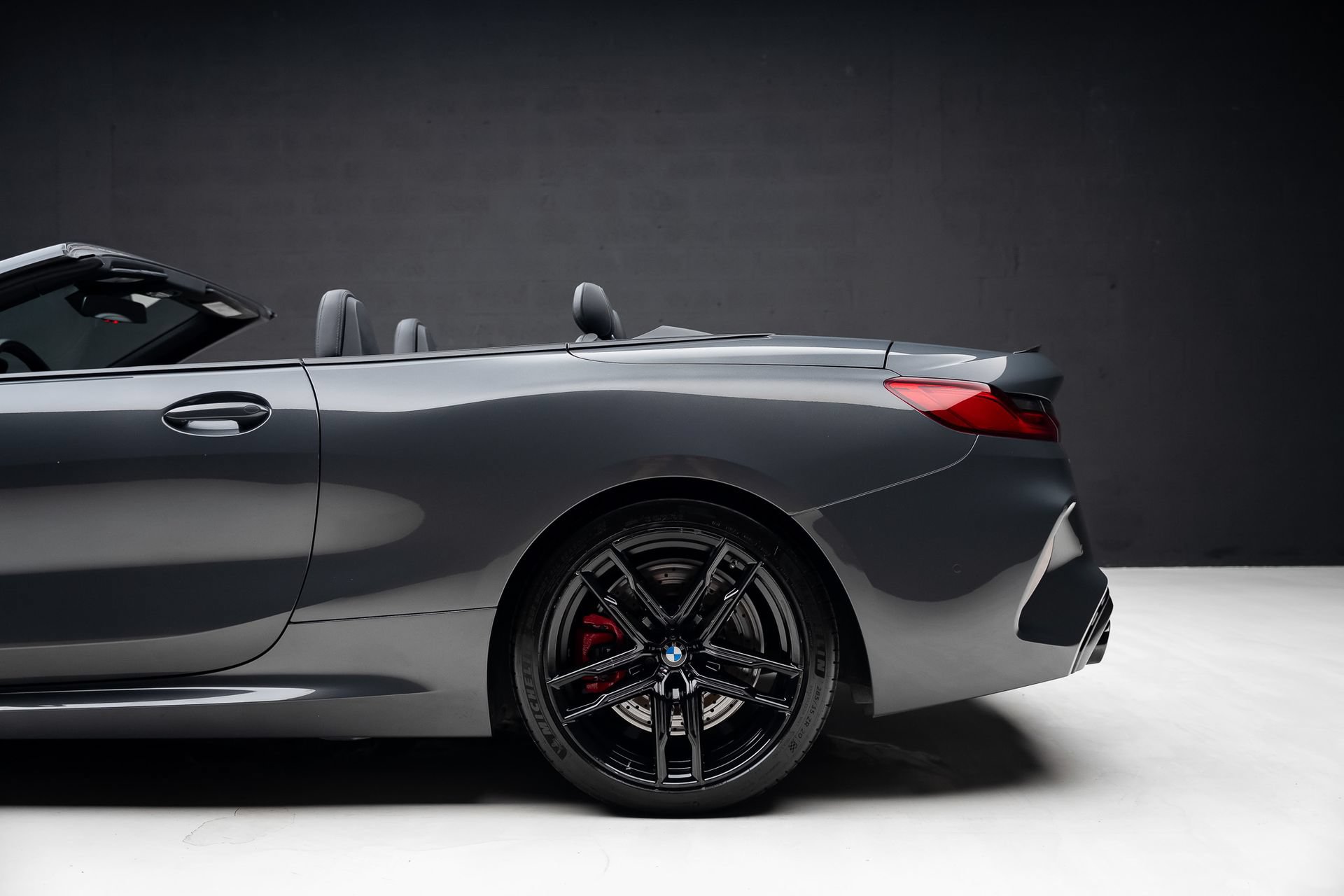 Used 2022 BMW M8 Competition w/ M Carbon Exterior Package AWD/4WD image 24
