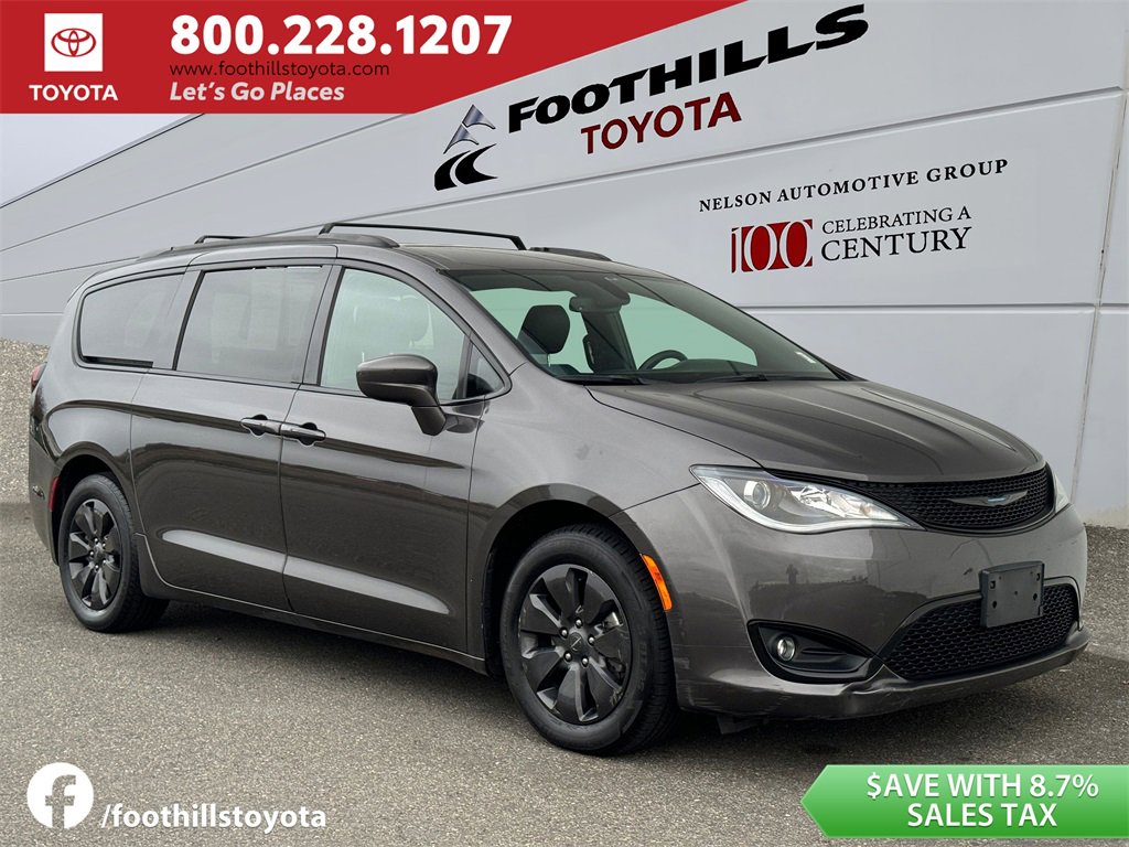 Used 2020 Chrysler Pacifica Touring-L w/ S Appearance Package image 1