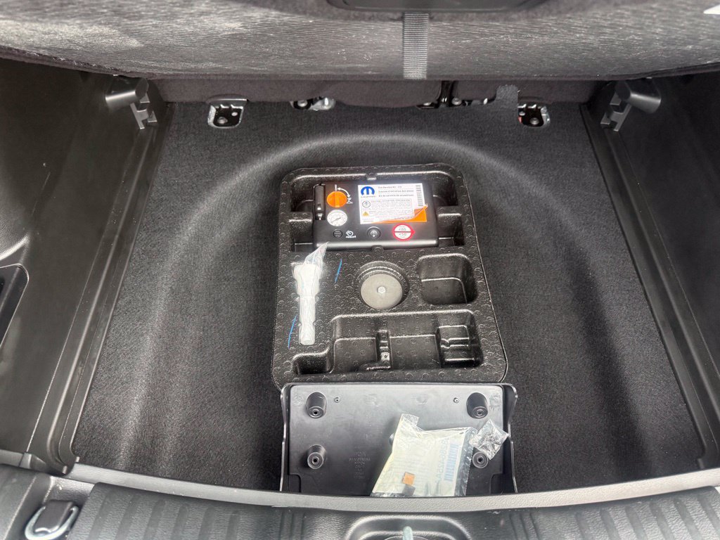 Certified 2024 Jeep Compass Latitude AWD/4WD image 46