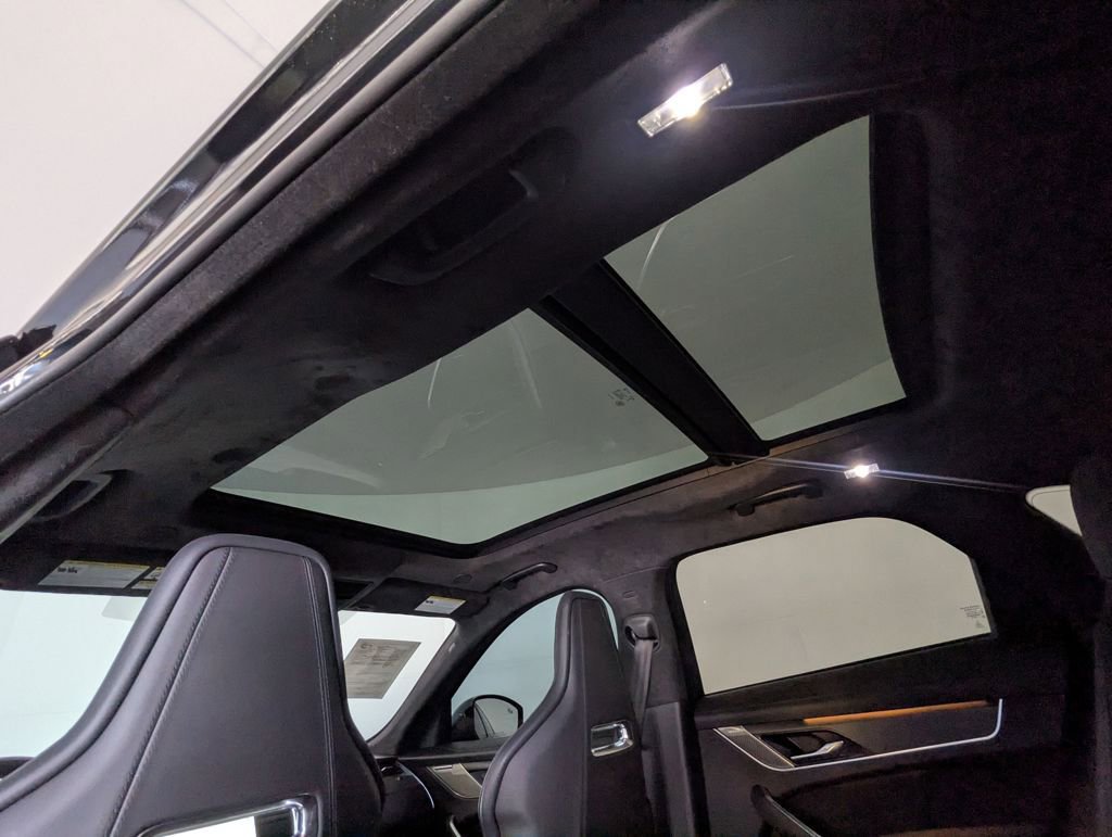 Used 2022 Jaguar F-PACE SVR image 61