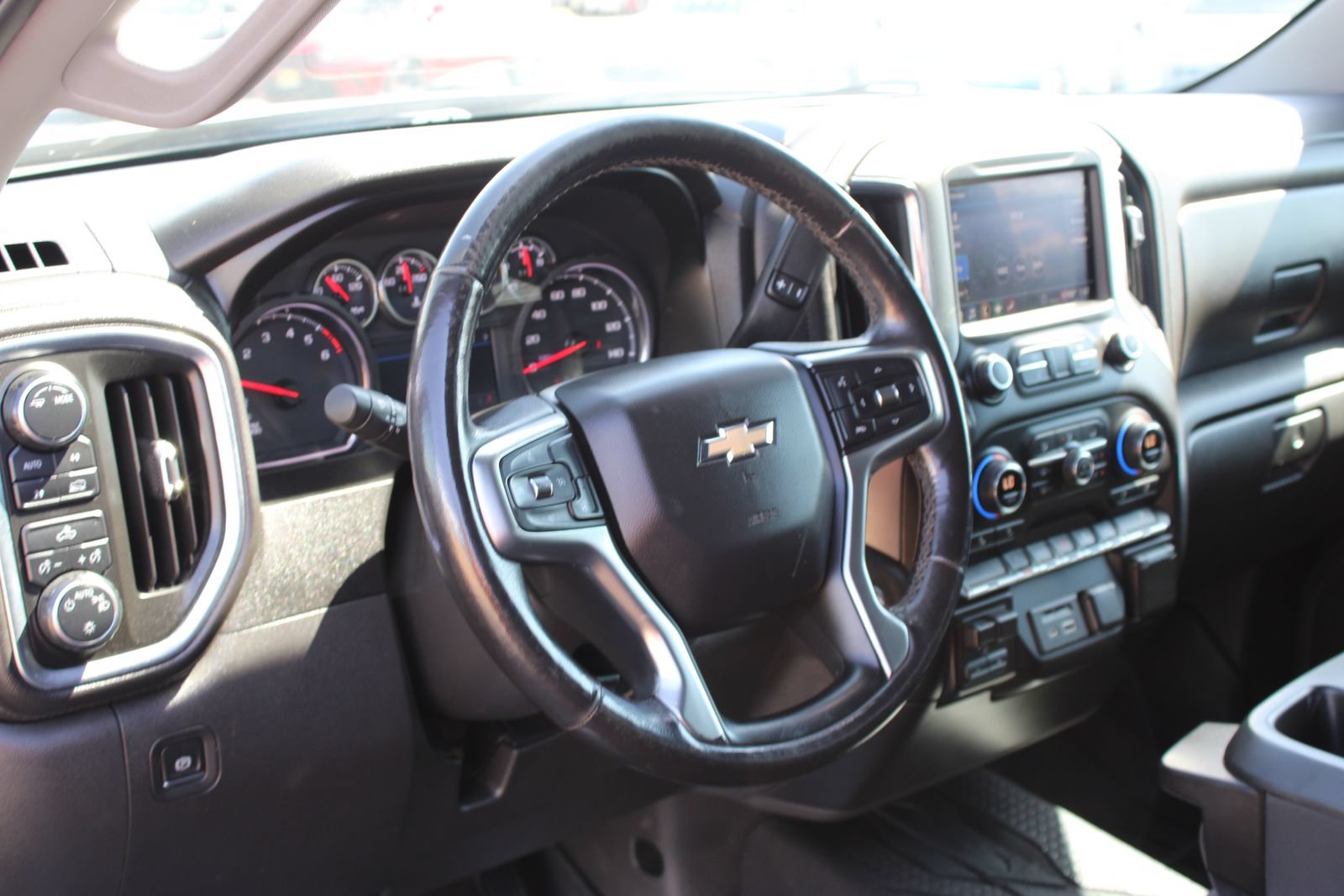 Used 2020 Chevrolet Silverado 1500 LT w/ Texas Edition AWD/4WD image 10