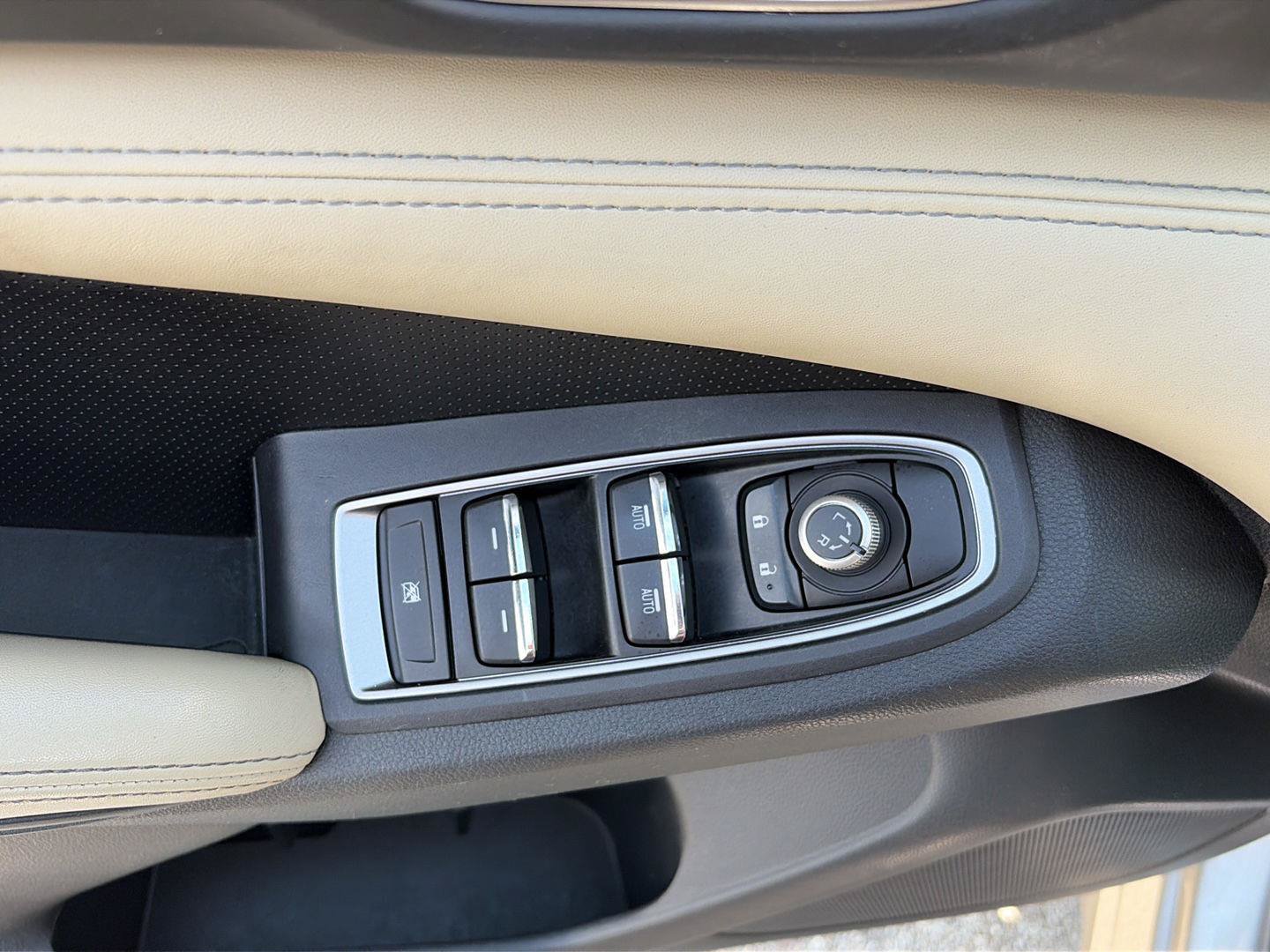 Used 2019 Subaru Ascent Limited AWD/4WD image 15