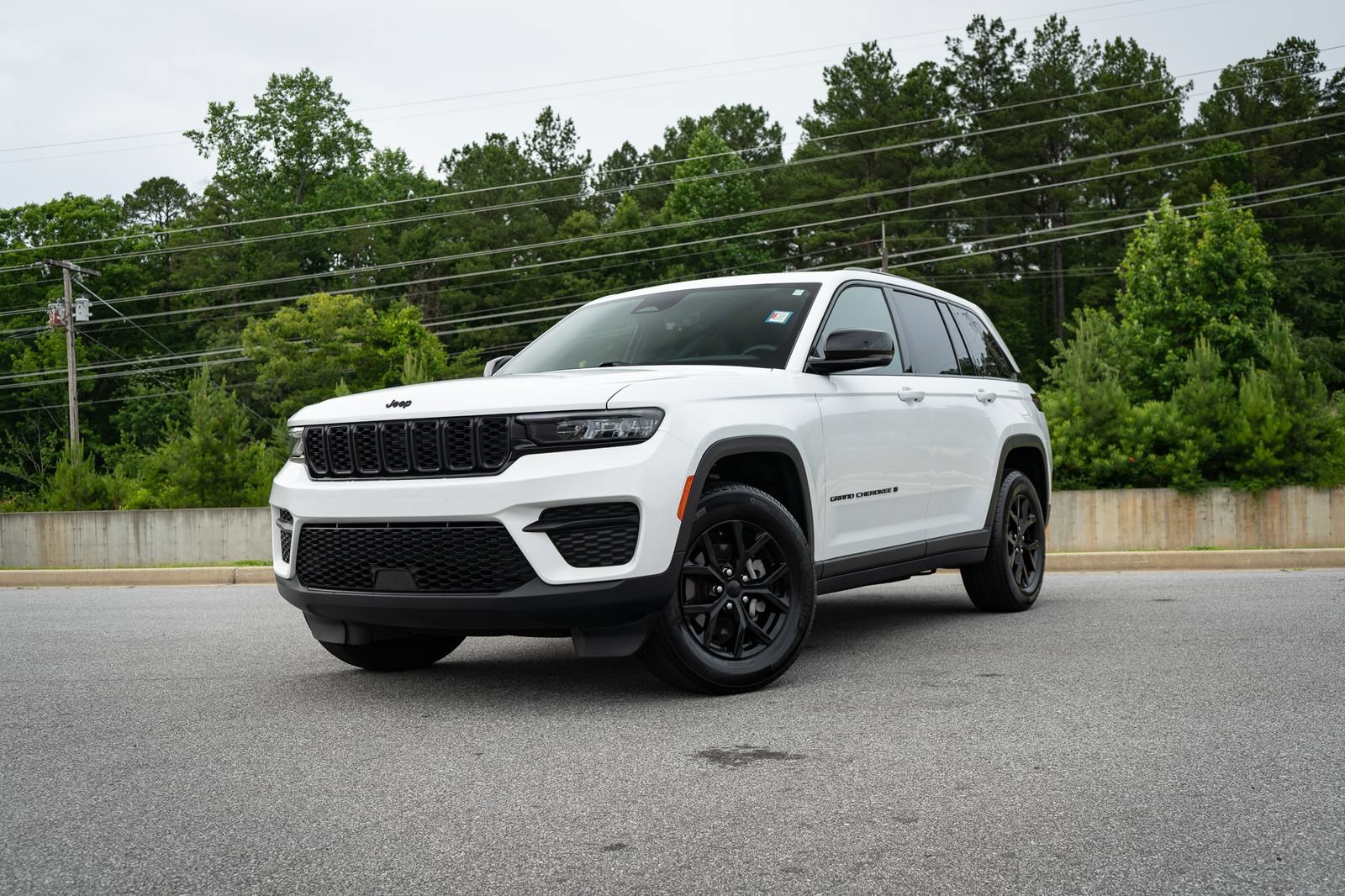 Used 2025 Jeep Grand Cherokee Altitude
