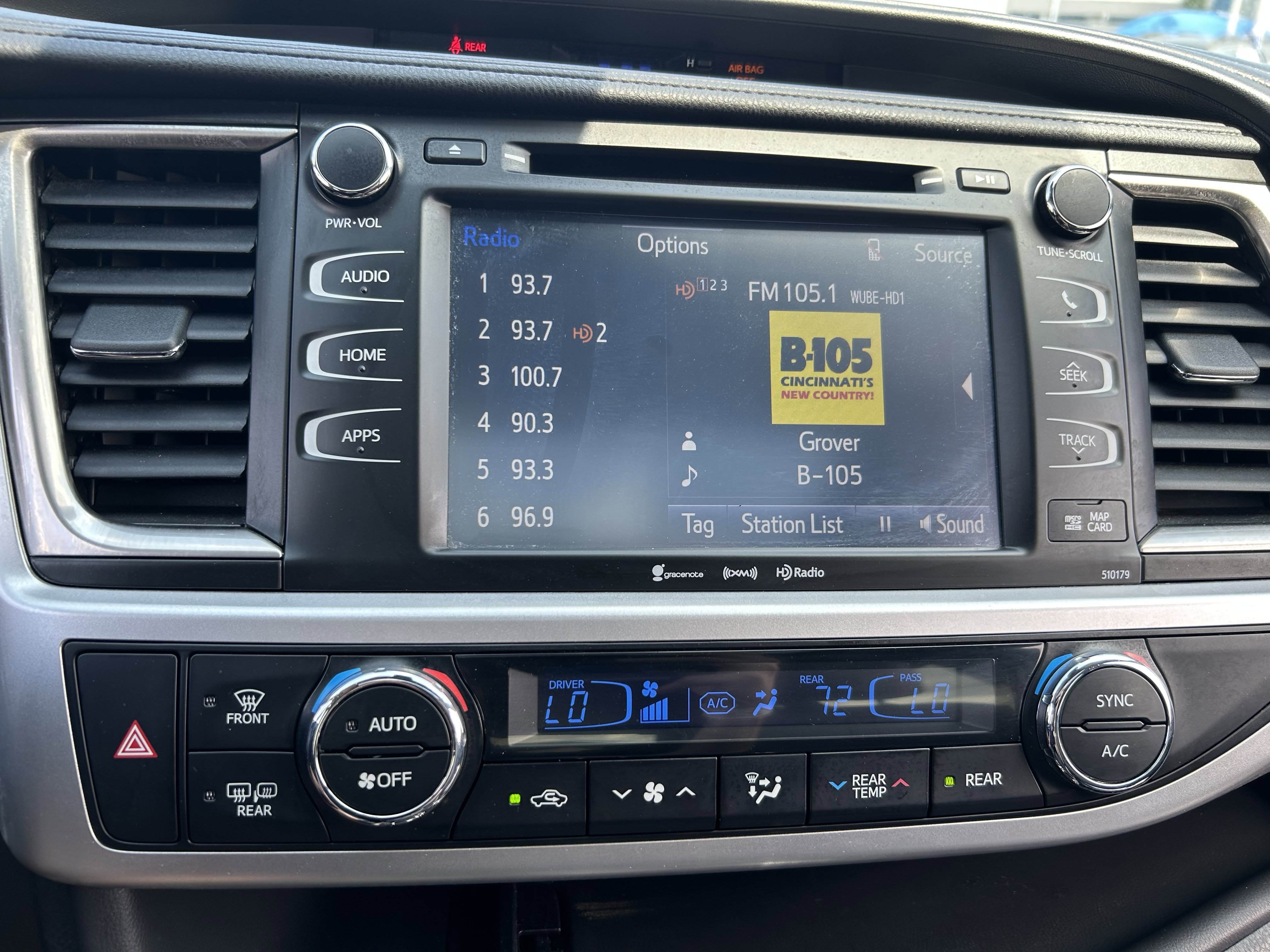 Used 2017 Toyota Highlander SE AWD/4WD image 12
