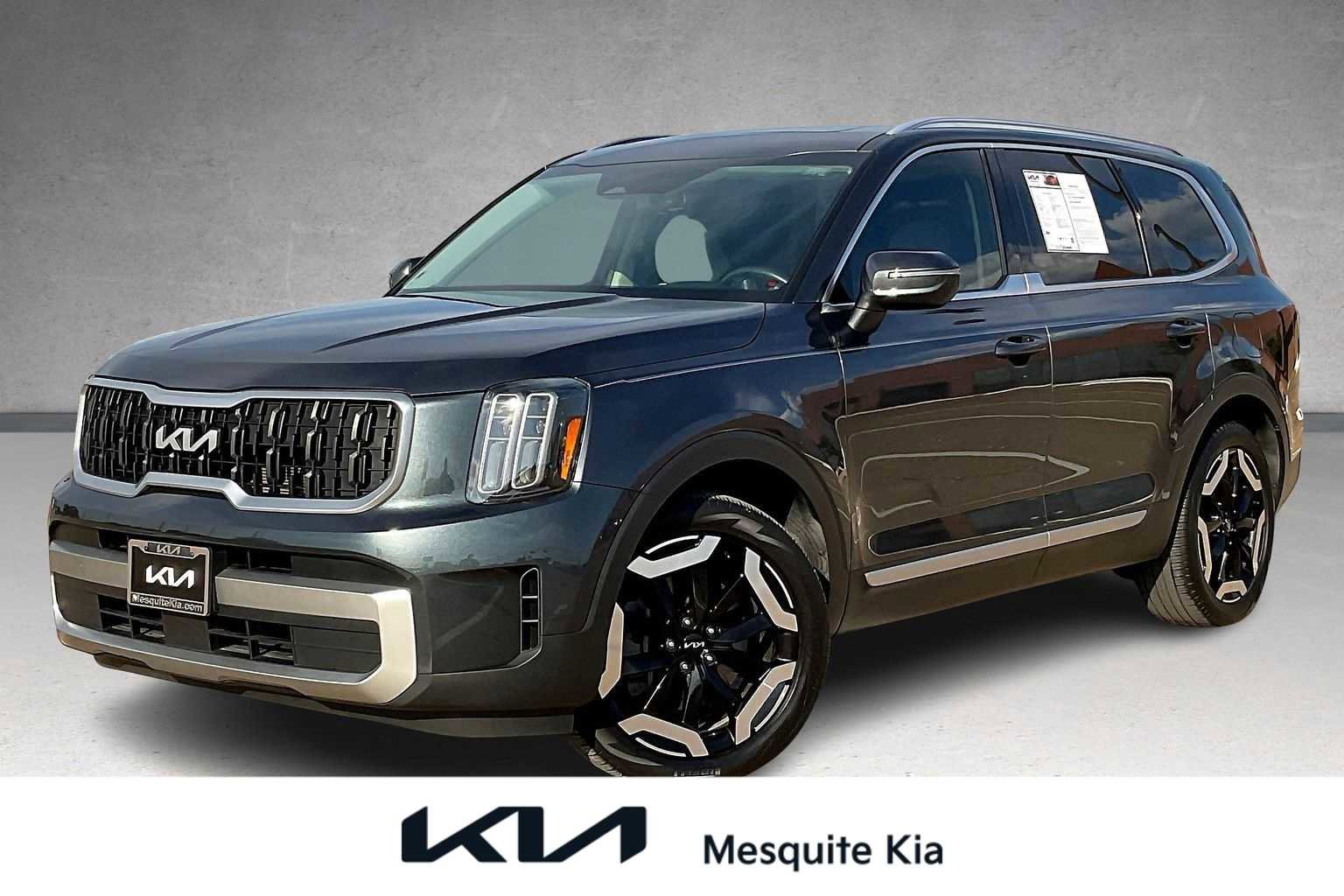 Used 2023 Kia Telluride EX w/ EX Captain's Chair Package