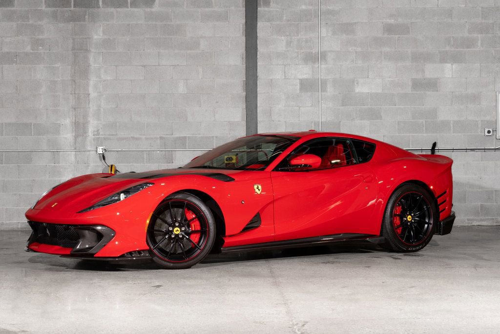 Used 2022 Ferrari 812 Competizione image 7