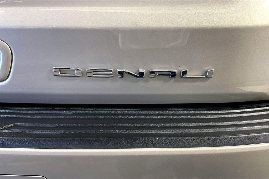 Used 2022 GMC Yukon Denali w/ Denali Premium Package RWD image 44