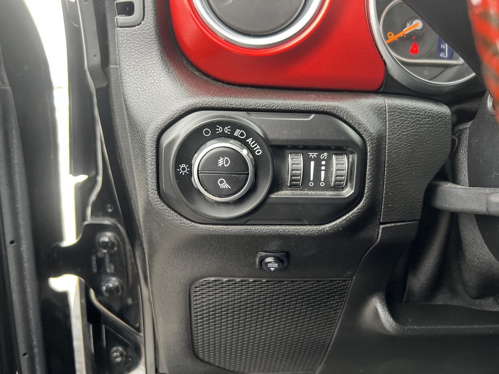 Used 2020 Jeep Gladiator Rubicon image 15