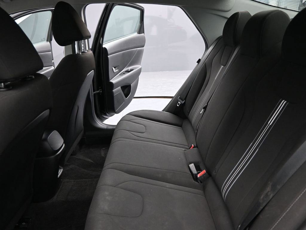 Used 2024 Hyundai Elantra SEL image 14