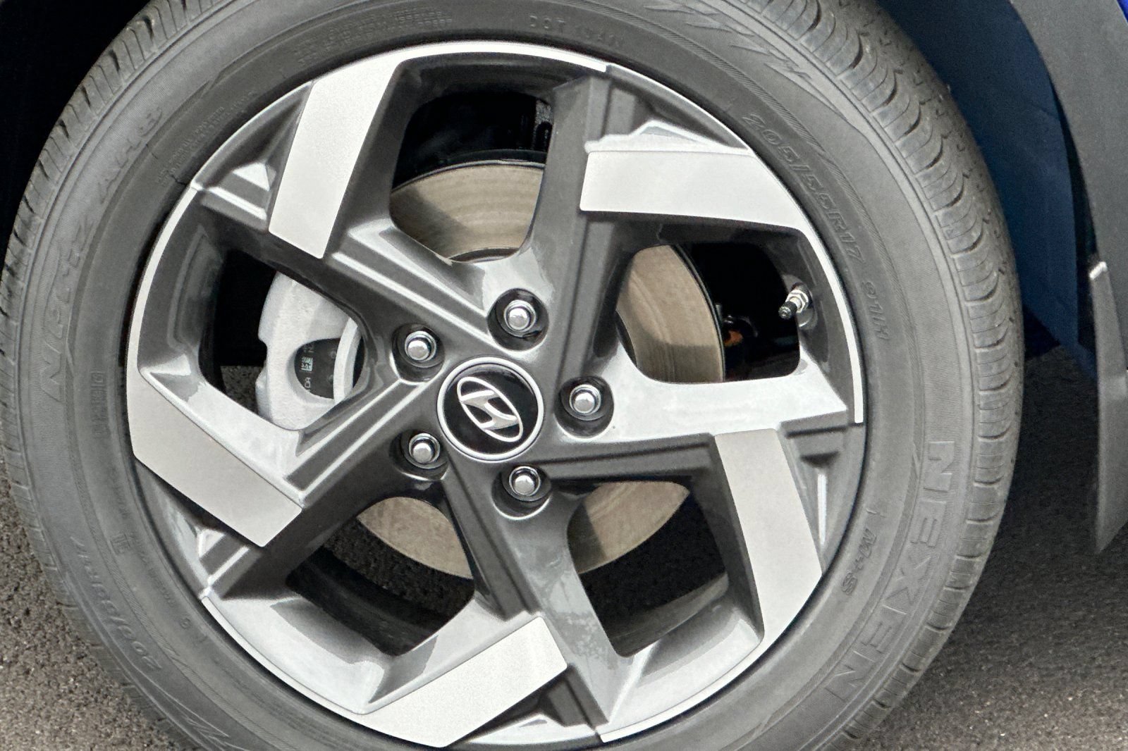 New 2026 Hyundai Venue SEL FWD image 23