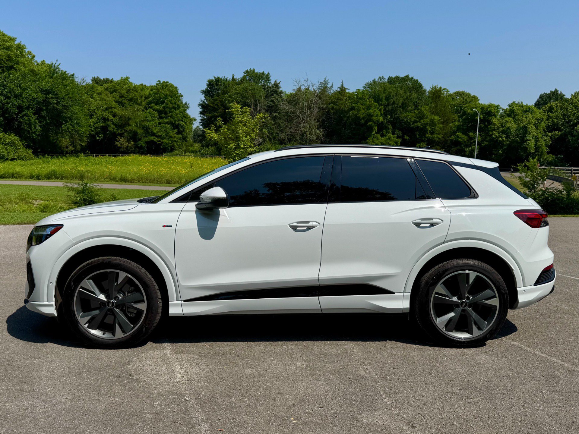 Used 2024 Audi Q4 e-tron Premium Plus AWD/4WD image 8