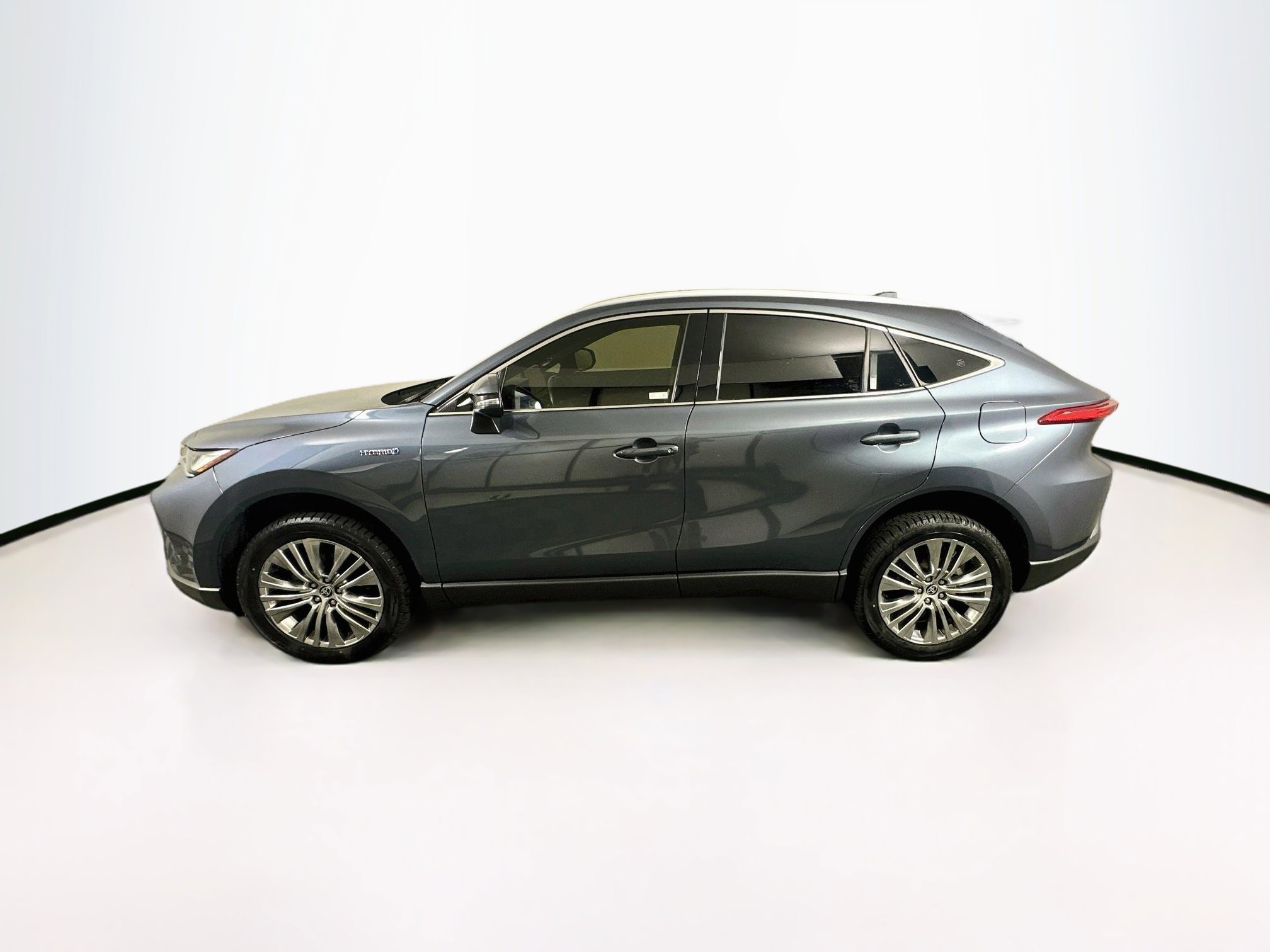 Used 2021 Toyota Venza XLE w/ Softex Package AWD/4WD image 4