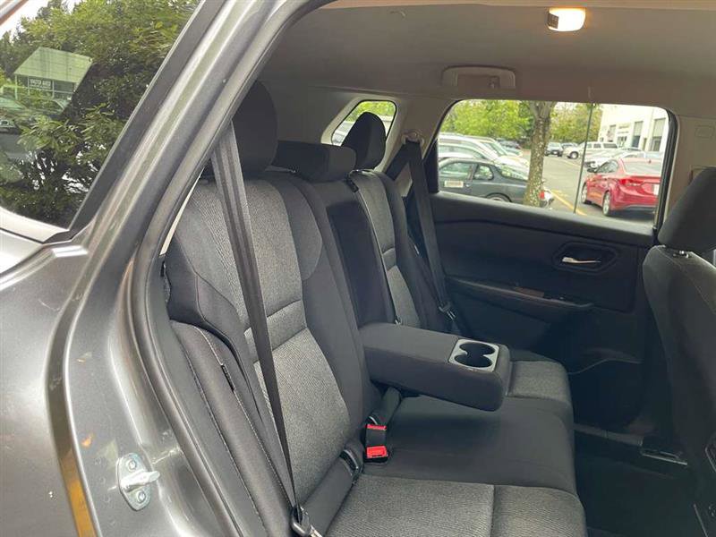 Used 2024 Nissan Rogue SV image 63