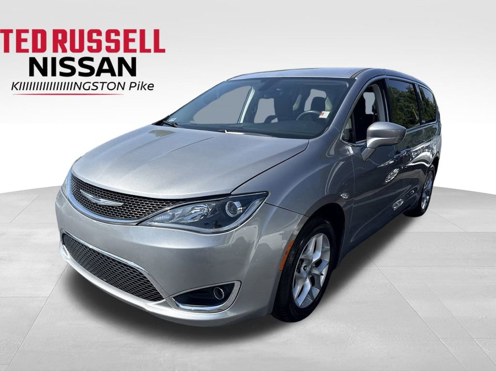 Used 2018 Chrysler Pacifica Touring Plus w/ Tire & Wheel Group image 1