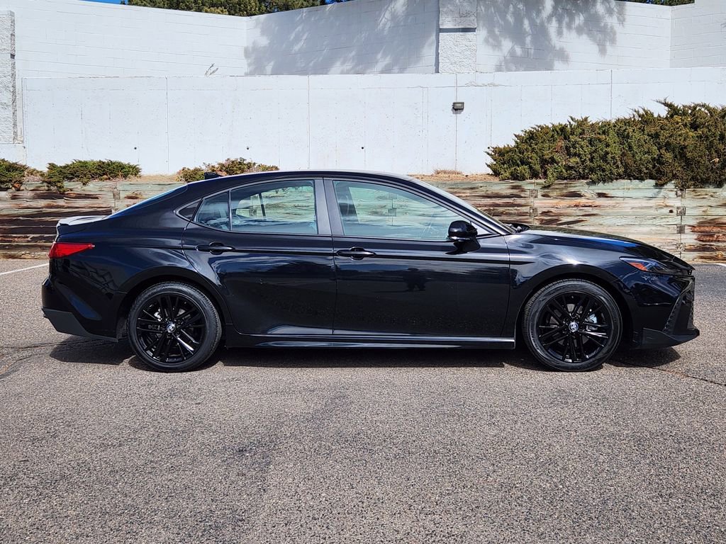 Used 2025 Toyota Camry SE image 2