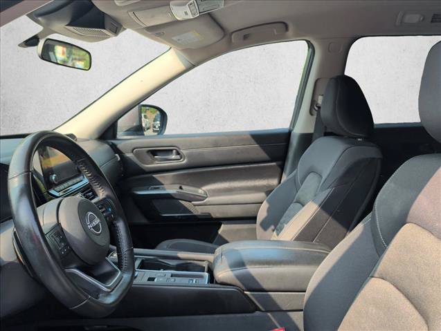 Used 2024 Nissan Pathfinder SV FWD image 10