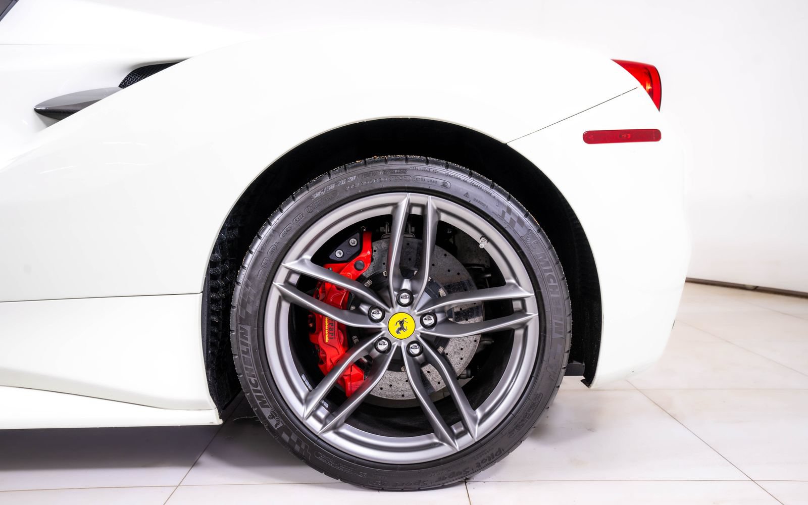 Used 2017 Ferrari 488 Spider RWD image 16