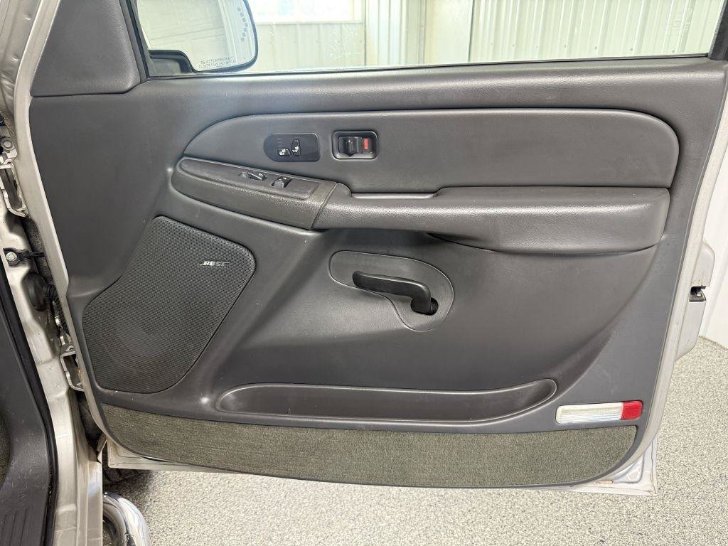 Used 2004 Chevrolet Silverado 2500 LT w/ Skid Plate Package AWD/4WD image 34