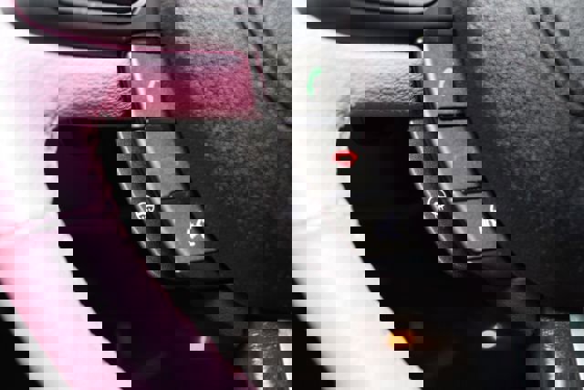 Used 2018 Land Rover Range Rover Evoque SE Premium image 17