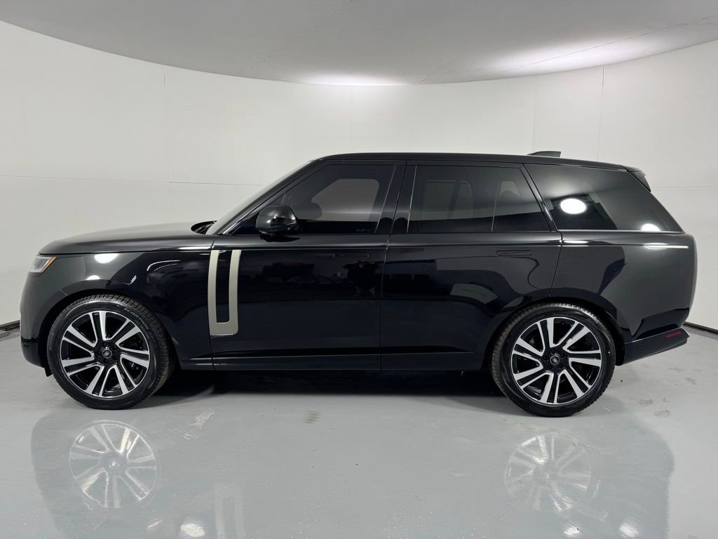 Used 2024 Land Rover Range Rover SE image 8