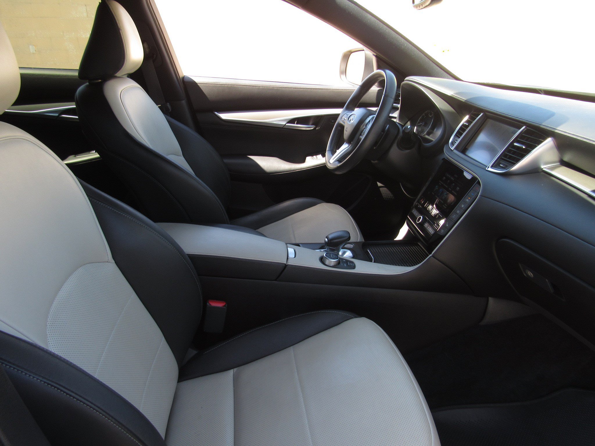 Used 2023 INFINITI QX55 Essential AWD/4WD image 9