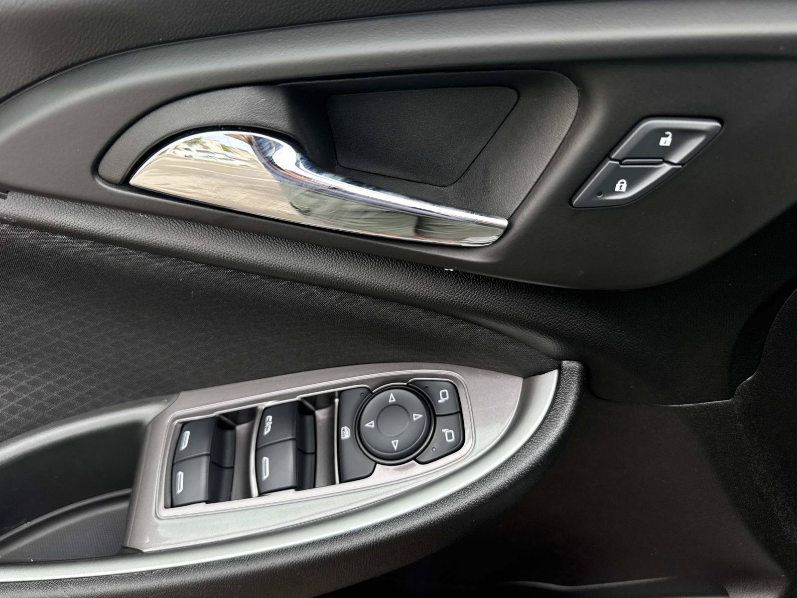 Used 2025 Chevrolet Malibu LT FWD image 20