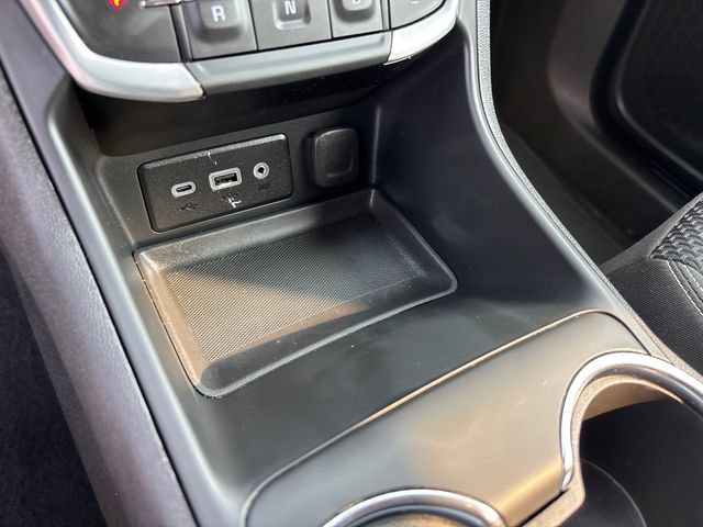 Used 2024 GMC Terrain SLE AWD/4WD image 25