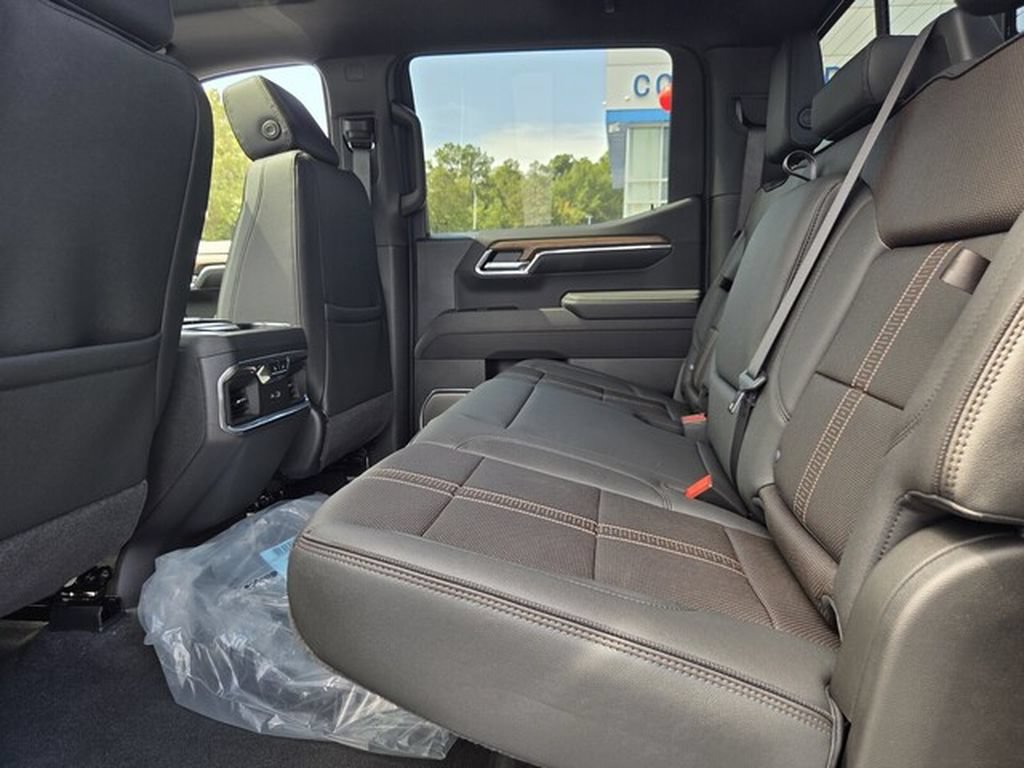 New 2026 Chevrolet Silverado 1500 High Country w/ Technology Package AWD/4WD image 12