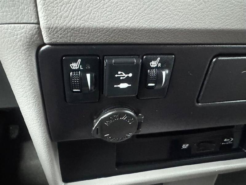 Used 2018 Toyota Sienna XLE Premium FWD image 39