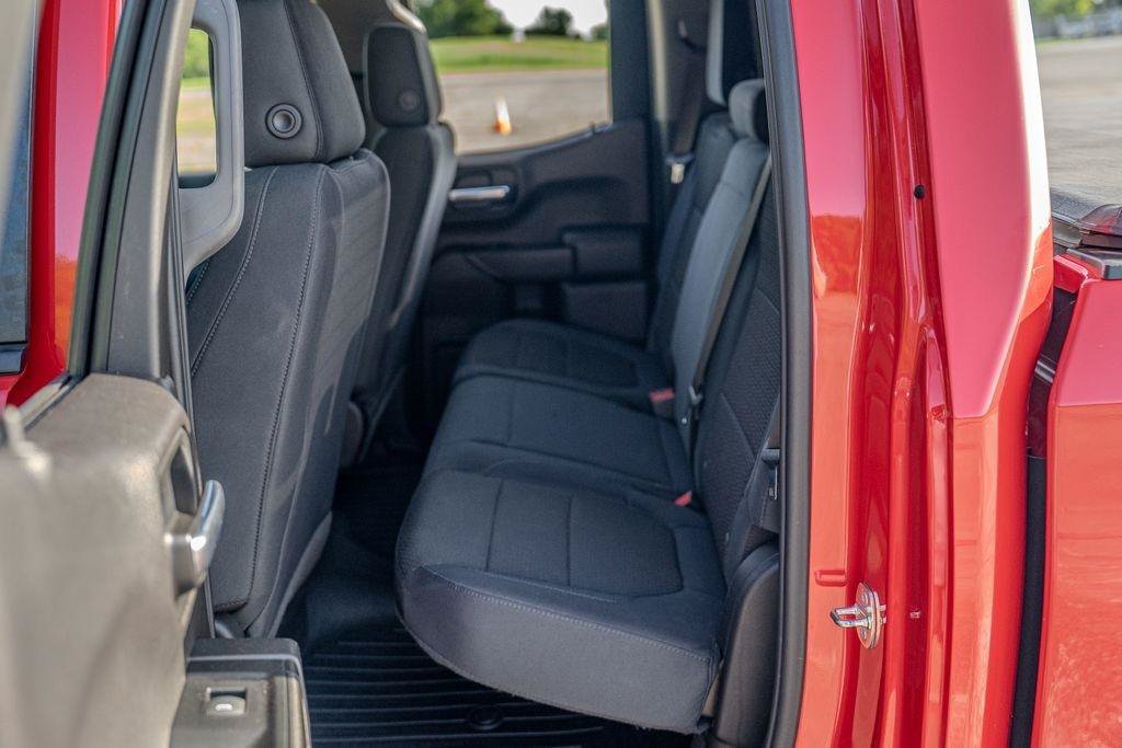 Used 2019 Chevrolet Silverado 1500 Custom w/ Custom Value Package AWD/4WD image 15