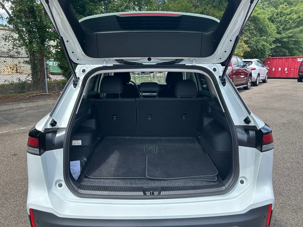 Used 2025 Volkswagen Tiguan S w/ 18" Wheel Package image 17