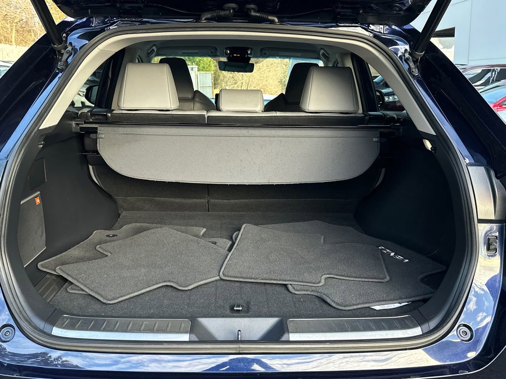 Certified 2022 Toyota Venza Limited image 6