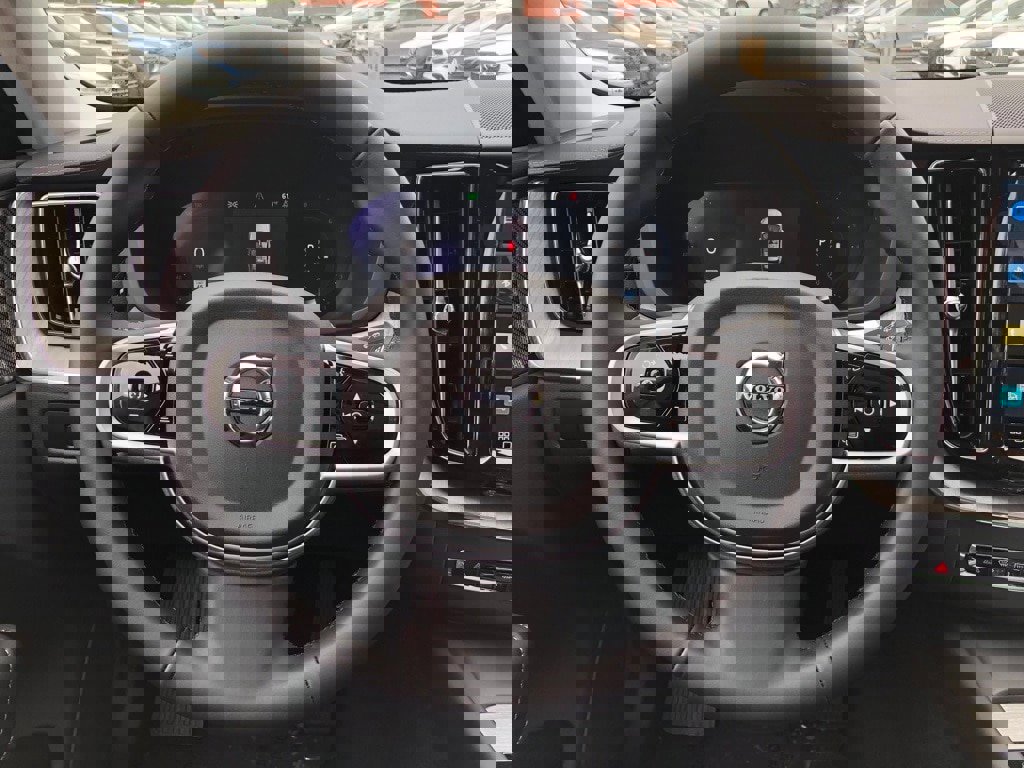 Used 2025 Volvo XC60 B5 Ultra w/ Protection Package Premier image 18