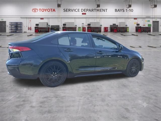 Used 2021 Toyota Corolla LE FWD image 6