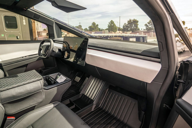 Used 2024 Tesla Cybertruck Cyberbeast AWD/4WD image 19