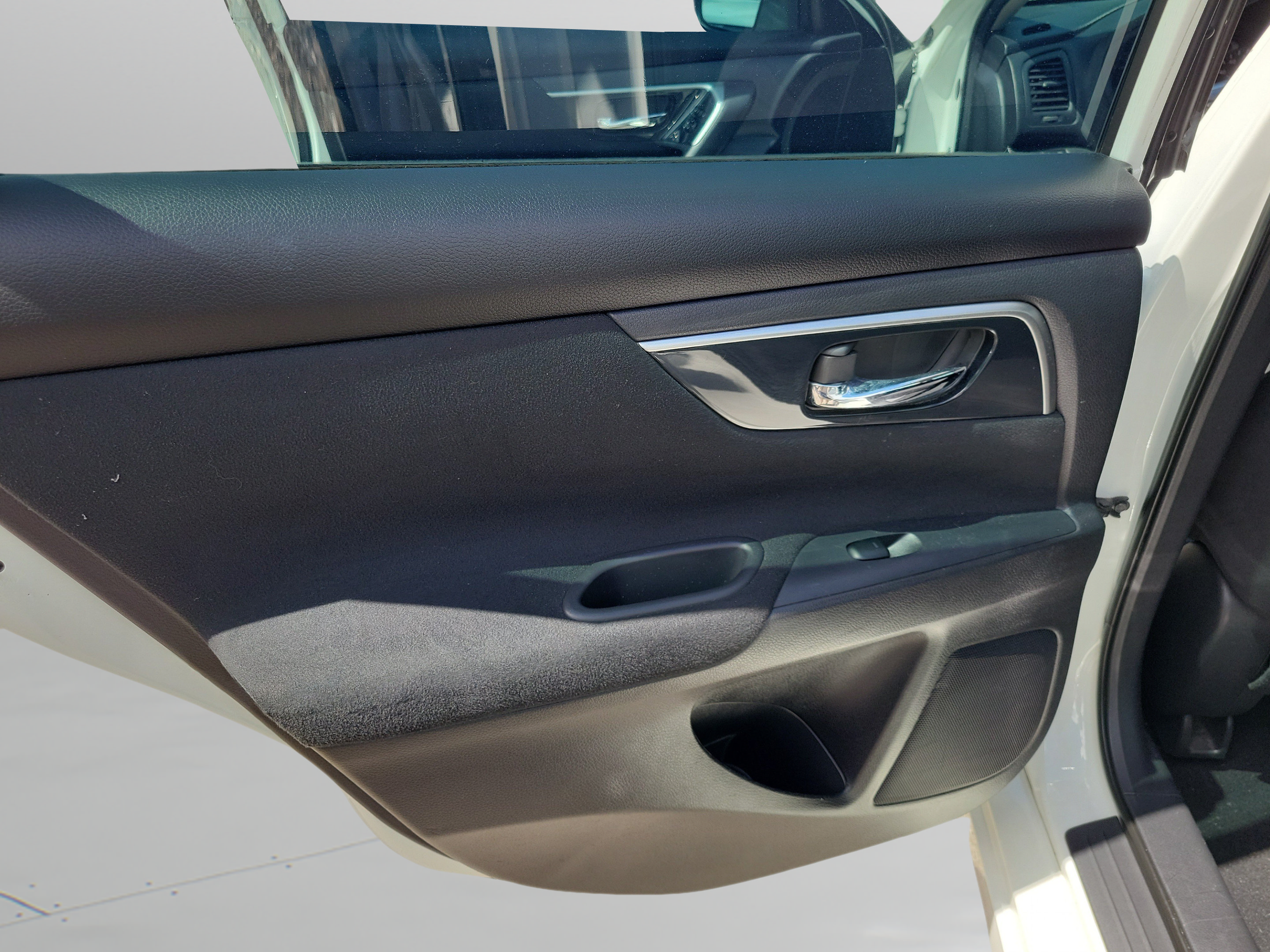 Used 2014 Nissan Altima 2.5 S FWD image 11
