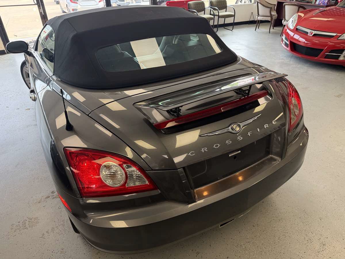 Used 2005 Chrysler Crossfire Limited RWD image 8