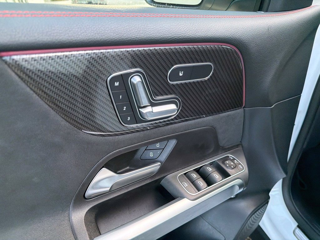 Used 2022 Mercedes-Benz GLB 250 4MATIC image 47