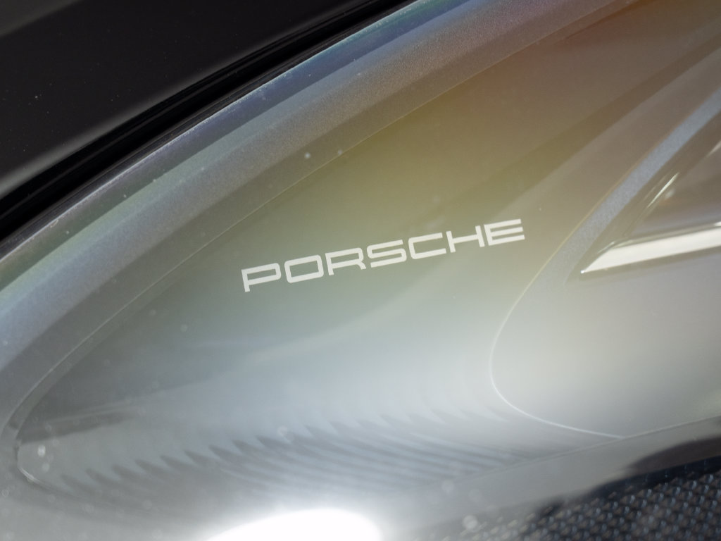 Certified 2021 Porsche Macan Turbo AWD/4WD image 48