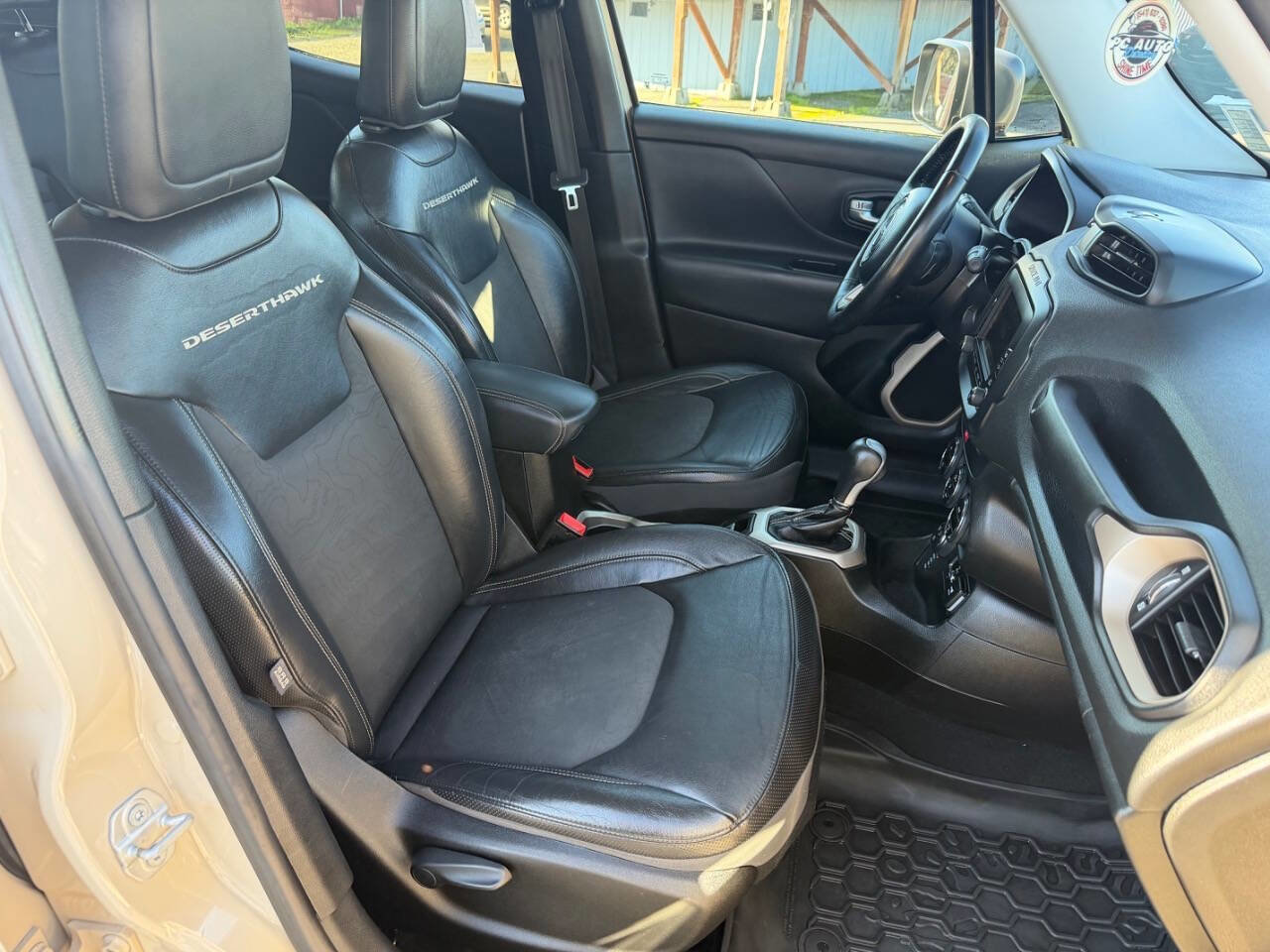 Used 2017 Jeep Renegade Trailhawk image 27