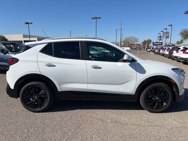 Used 2024 Buick Encore GX Sport Touring image 2